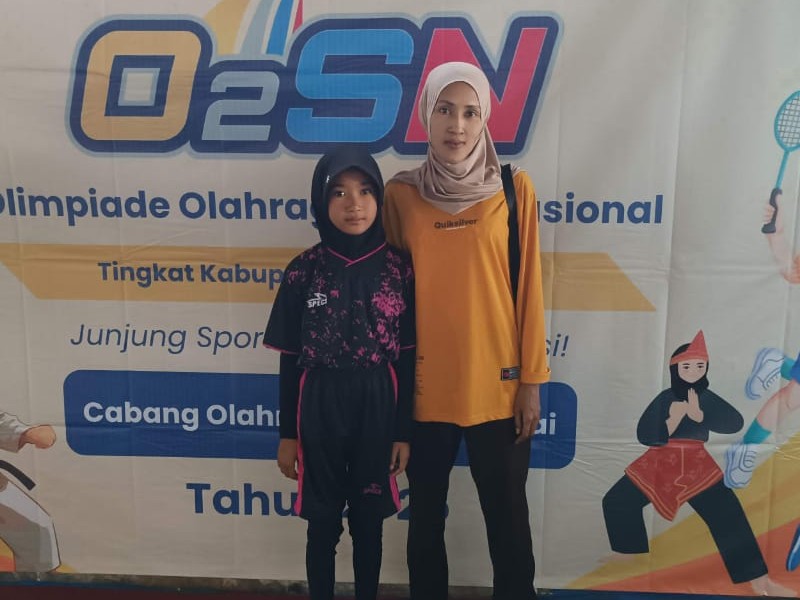 Juara 2 Putri Lomba Senam Lantai