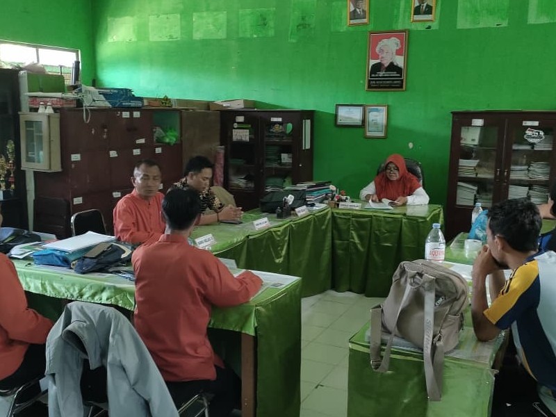 RAPAT PERSIAPAN KESIAPAN MENGIKUTI SELEKSI O2SN TINGKAT KECAMATAN KAPONGAN